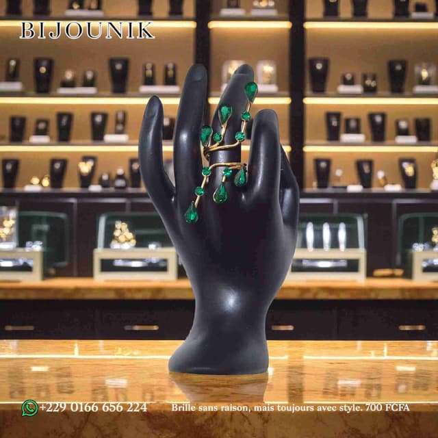 Bague d'émeraude en cascade