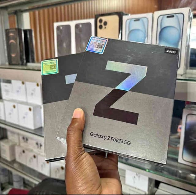 Promo Samsung Galaxy Z Fold 3 neuf & scellé