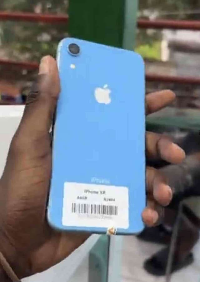 iPhone XR casi neuf