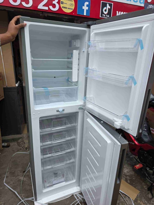 REFRIGERATEUR COMBINE SMART 230 LITRES SMART TECHNOLOGY GARANTIE : 12 MOIS