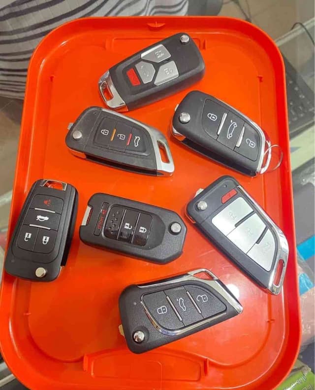 COQUE DE CLÉ pour voiture, Programmation des clés et Double clé(sans puce et plaquettes)Vente de