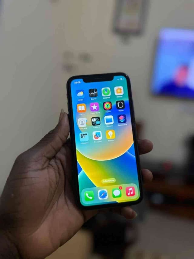 iPhone XR 64 go casi neuf
