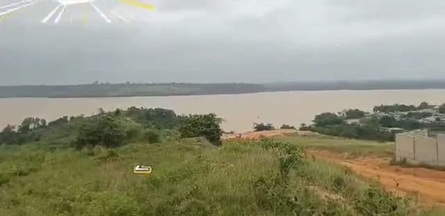 Un terrain de 1000m2 à vendre Cocody koffakoi Résidentiel