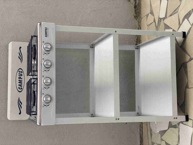 Cuisinière a 4 feux