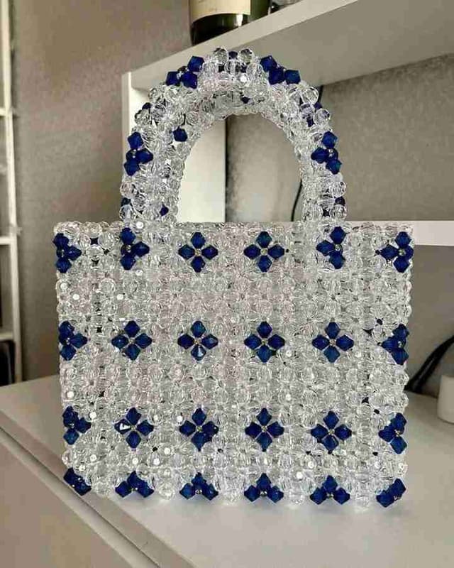 Objets d'art en perles