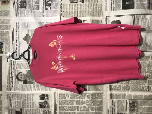 VÊTEMENTS FRIPERIES