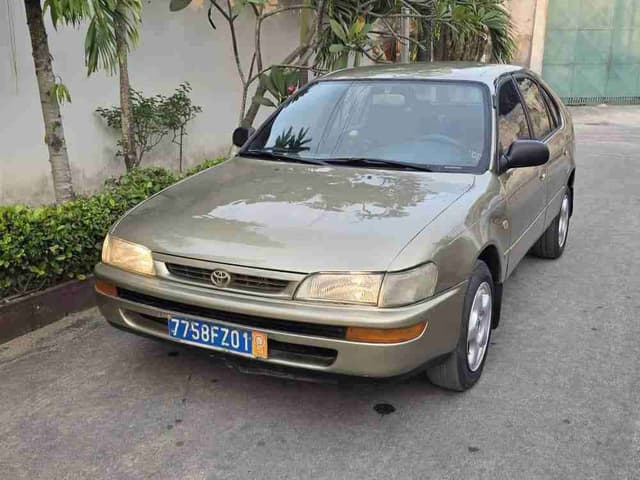 TOYOTA COROLLA E100