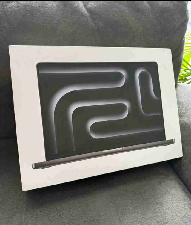 MacBook Pro 16" – M4 Max – 36 Go RAM – 1 To SSD – Noir Sidéral