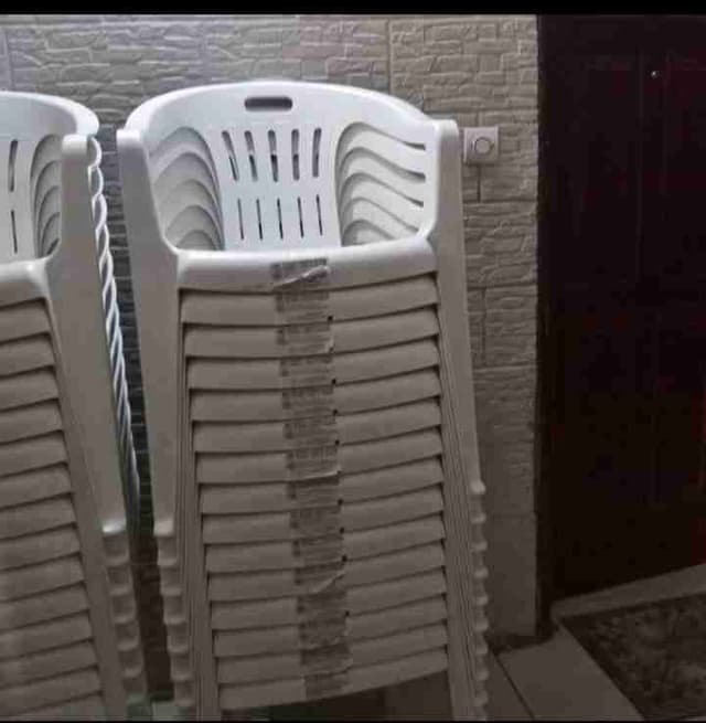 Chaises plastiques