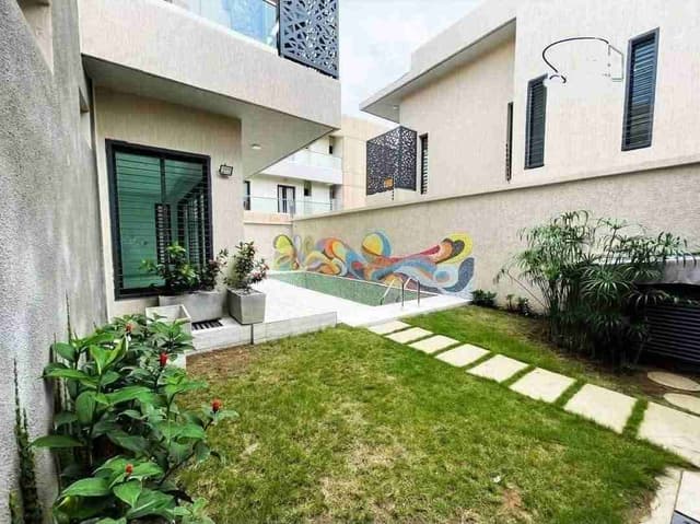TRÈS BELLE VILLA À LOUER