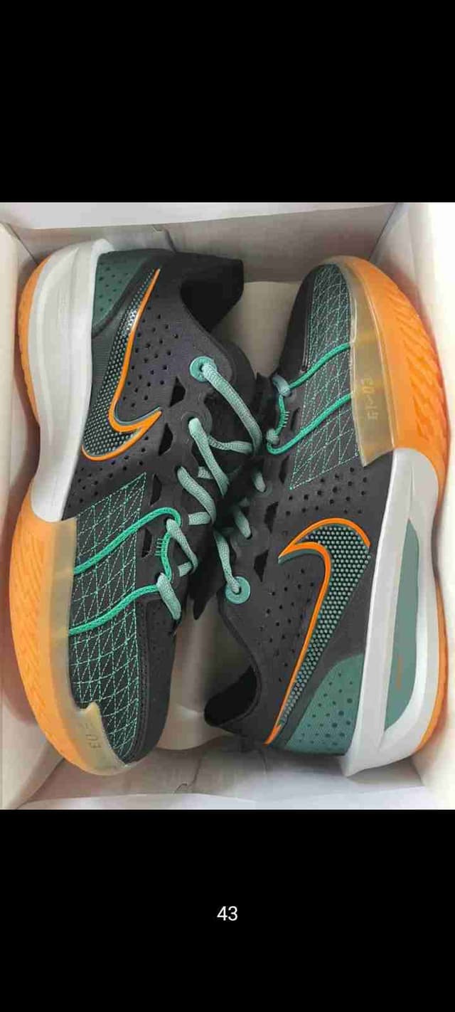 NIKE GTCUT 3