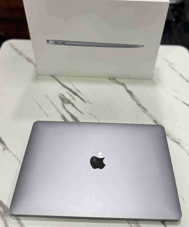 MACBOOK AIR M1 2020