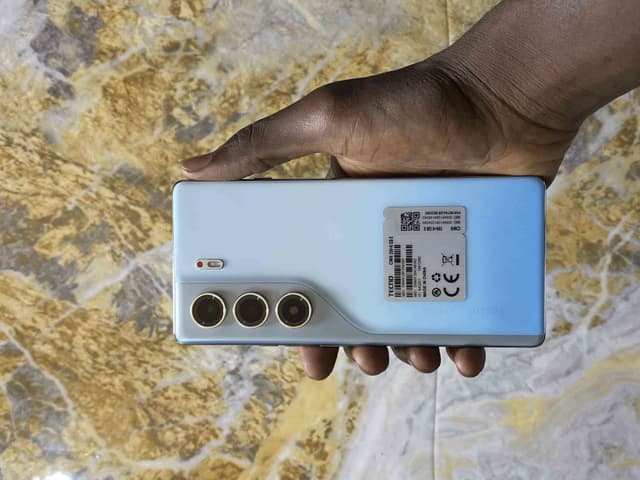 TECNO CAMON 40