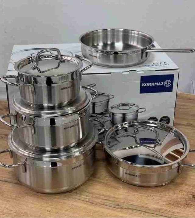 CASSEROLE EN ACIER