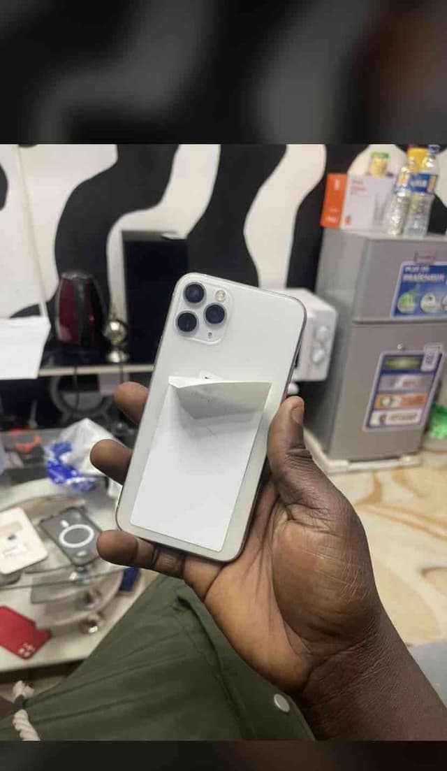 IPhone 11 Pro  bien propre