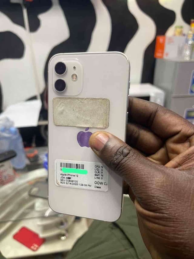 IPhone 12 simple jamais démonté