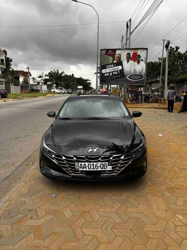Hyundai Elantra 2022