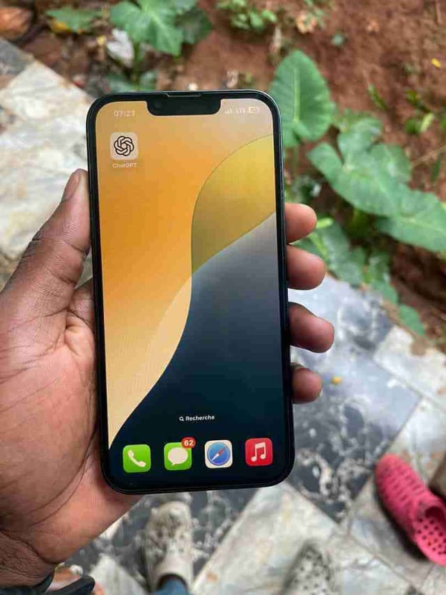Vente flash - iPhone 13 en bon état