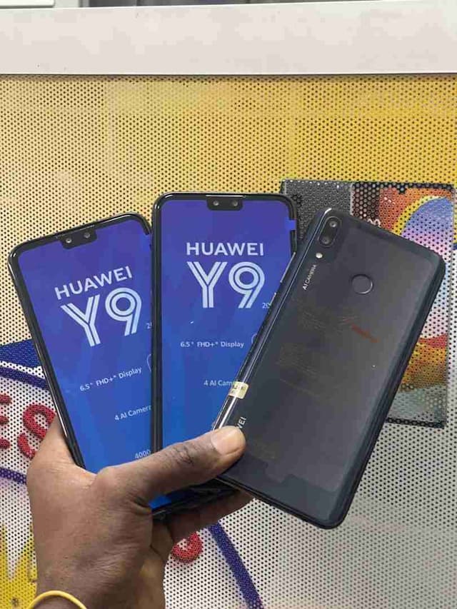 Huawei Y9 2019 quasi neuf importé 128go
