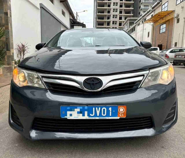 SUPERBE TOYOTA CAMRY FULL OPTIONS ANNÉE 2015 DISPONIBLE SUR ABIDJAN