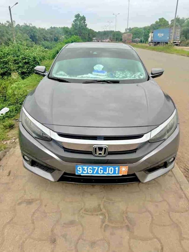 HONDA CIVIC 2017 AVEC PLUSIEURS OPTIONS DISPONIBLE À ABIDJAN