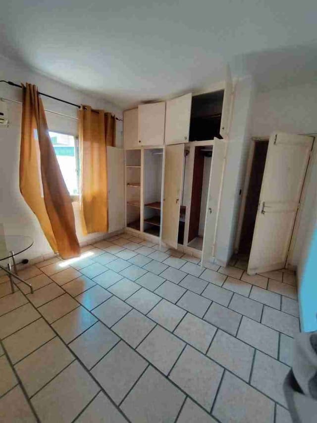 Appartement moderne 3 chambres a Bonanjo