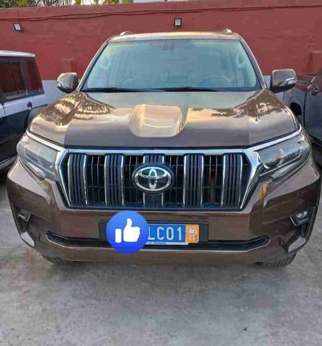 TOYOTA LAND CRUISER Prado