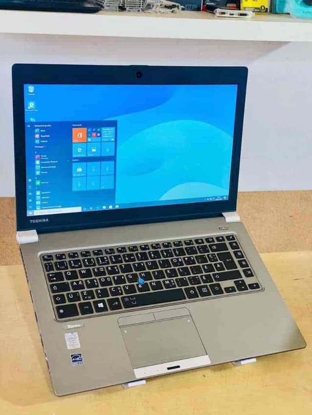 TOSHIBA Tecra Core i5 4em generation