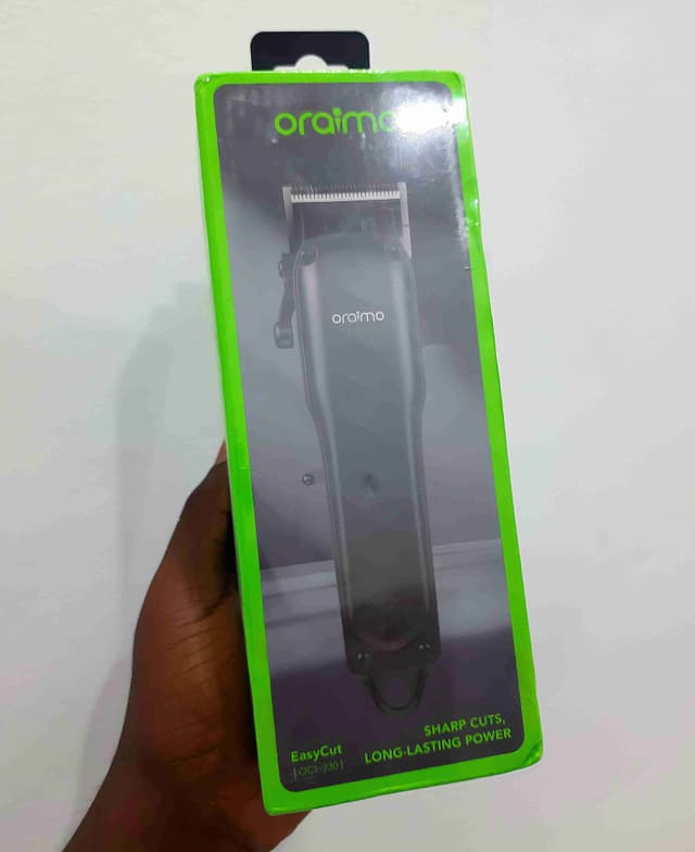 MONTRE CONNECTÉE + TONDEUSE À CHEVEUX