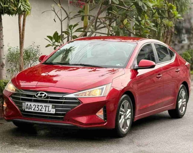 Hyundai Elantra en vente