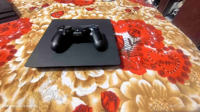 PS4 slim CD