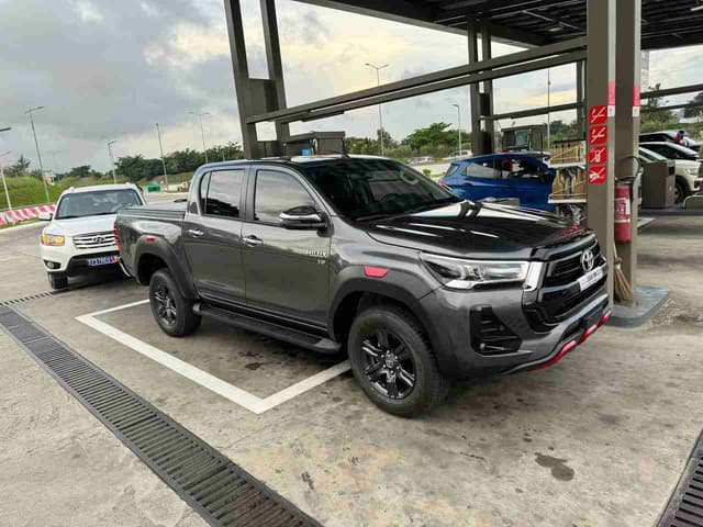 TOYOTA HILUX 2024