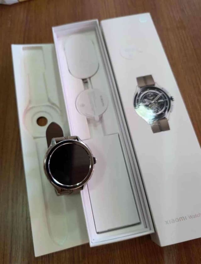 ✅ XIAOMI WATCH 2 PRO✅  neuf  avec le carton ✅ livraison rapide partout ✨caractéristiques principales :• écran amoled ultra HD•Design premium et résistant • batterie longue durée • fonction sa
