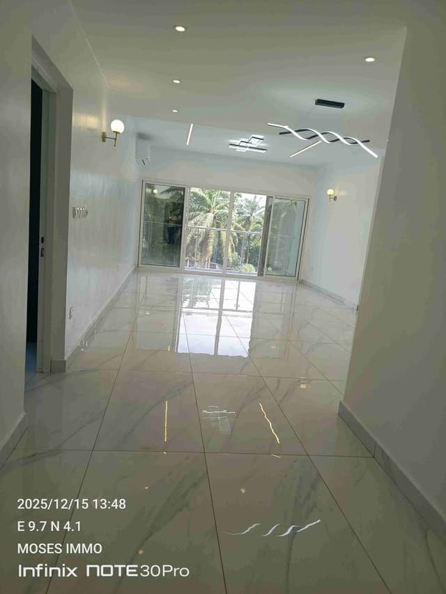 Appartement haut standing nouvellement construit à louer à bonapriso