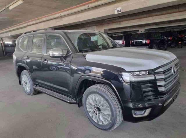 TOYOTA LAND CRUISER VXR LC300 2026