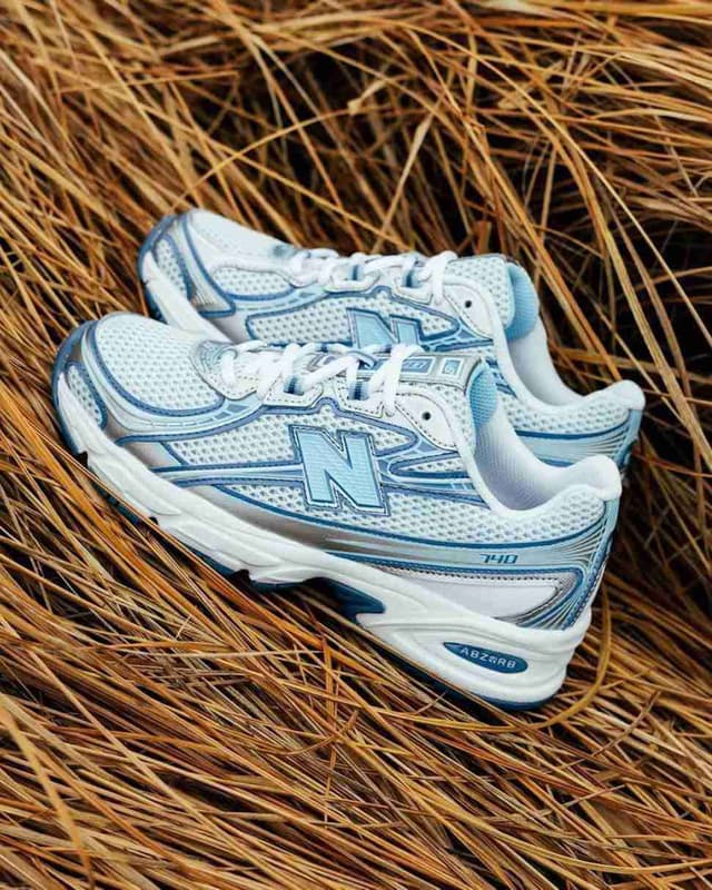 New Balance 740