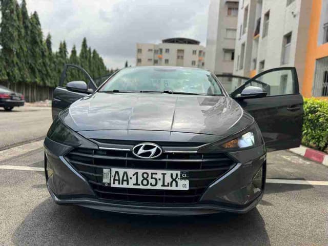 Hyundai Elantra en vente