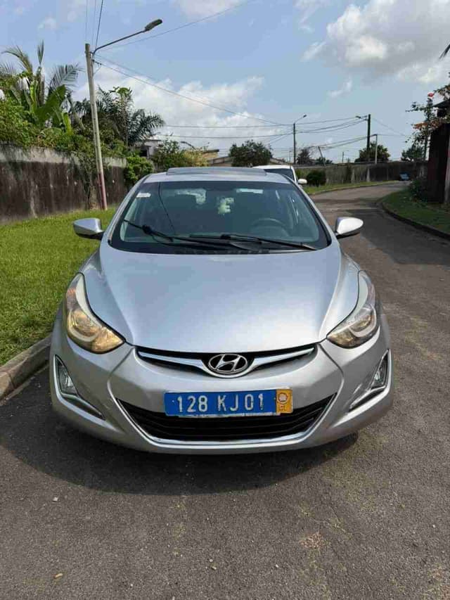 Hyundai Elantra en vente