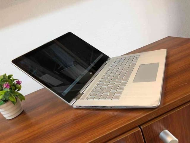 *_ÉCRAN TACTILE CONVERTIBLE 360*_*CORE I7 7TH GÉNÉRATION* ```HP PAVILLON x360 CONVERTIBLE 14```*PC professionnel*GRAPHIQUE INTEL HD très bon pour les rendu*ÉCRAN 14 TACTILE* FHDPROCESSEUR INT