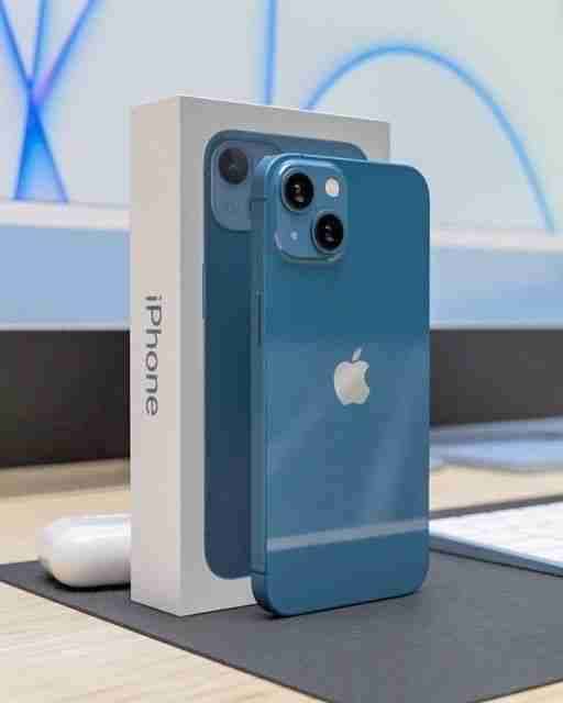 iPhone 13 simple