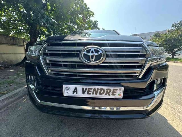 TOYOTA LAND CRUISER V8 – 2014 – Diesel – Automatique