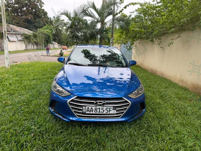 Hyundai Elantra en vente
