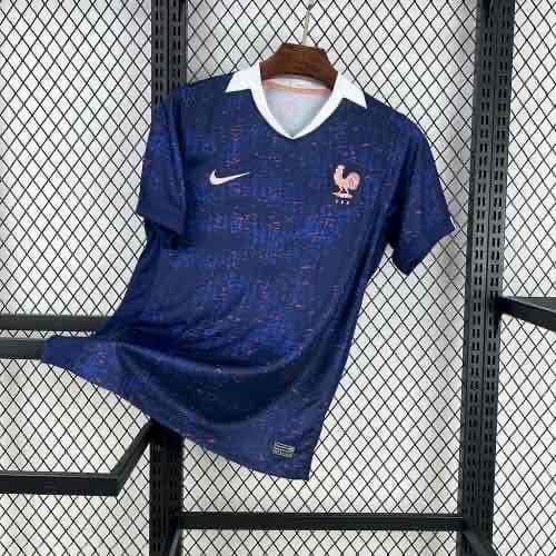 le maillot officiel de l'Équipe de France Nike,